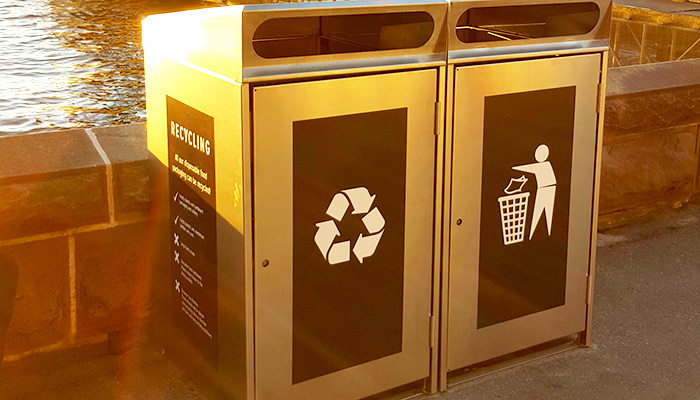 800 series bin with sloped cover