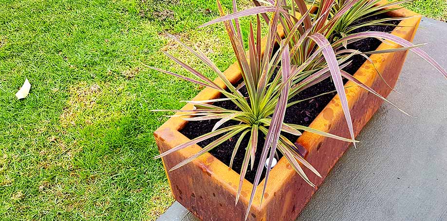 Hamilton planter box