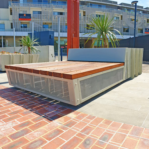 Mentone Station Planter Bench